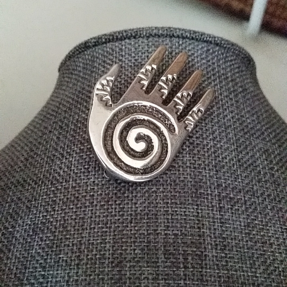 Fantastic Native American Navajo Hand Pin/Pendant - Picture 1 of 5
